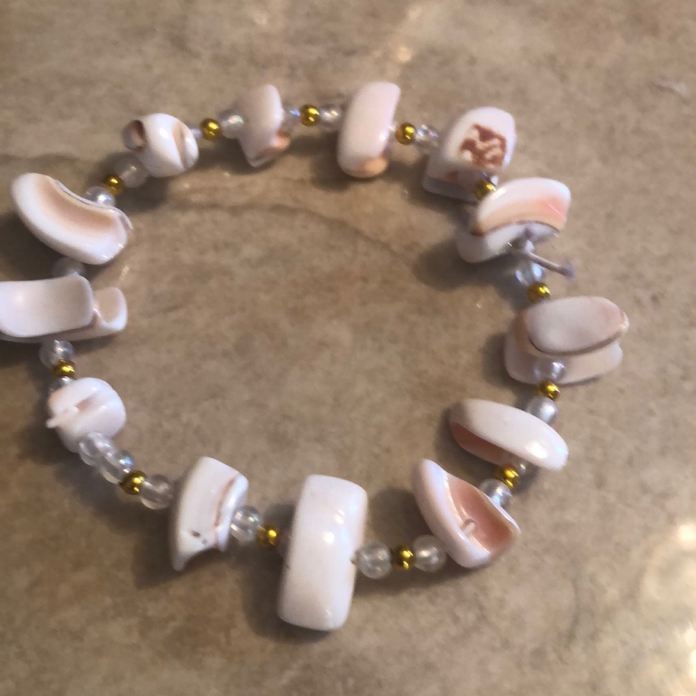 Bracelet from Hawaii with shells and beads